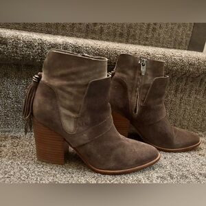 Splendid brand suede booties - taupe. Fringe and charm tassels on back.